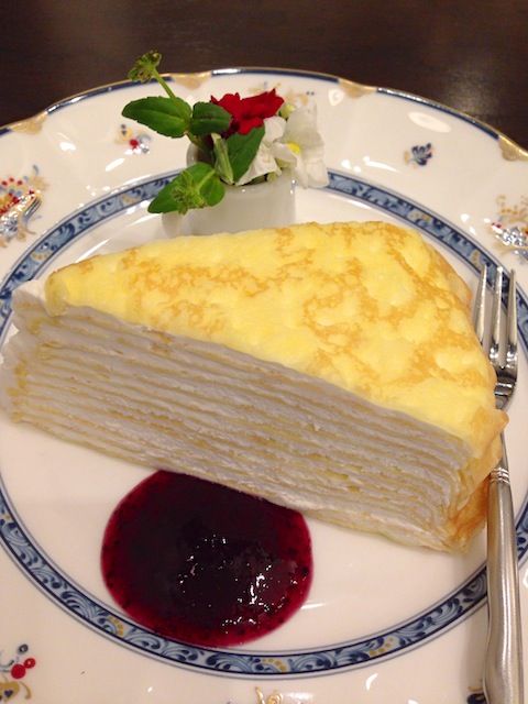 今日はミルクレープです