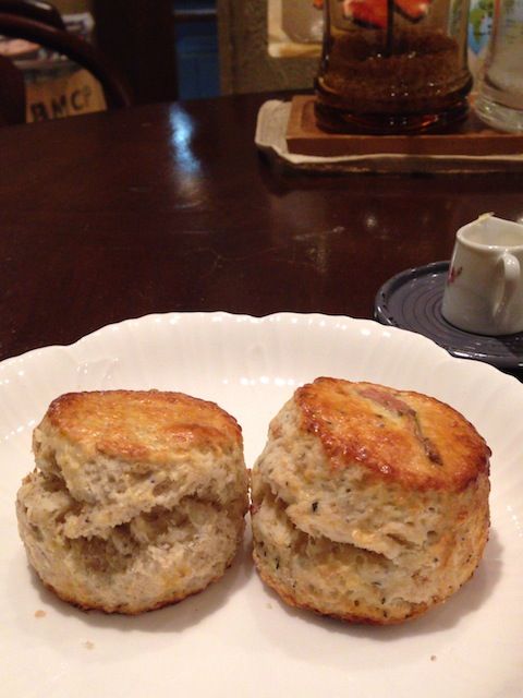 今日はスコーンです