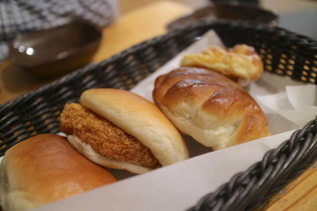 今日はパンです