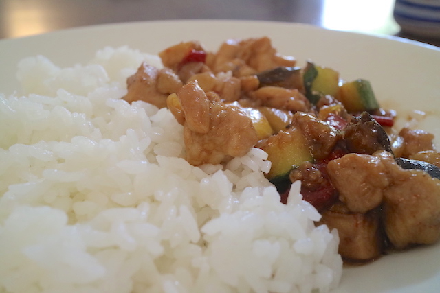 今日はチキンとイタリア野菜炒めです