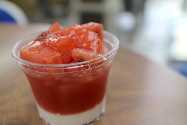 今日はスイカのゼリーです