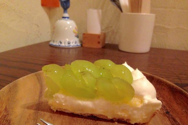 今日はフルーツタルトです