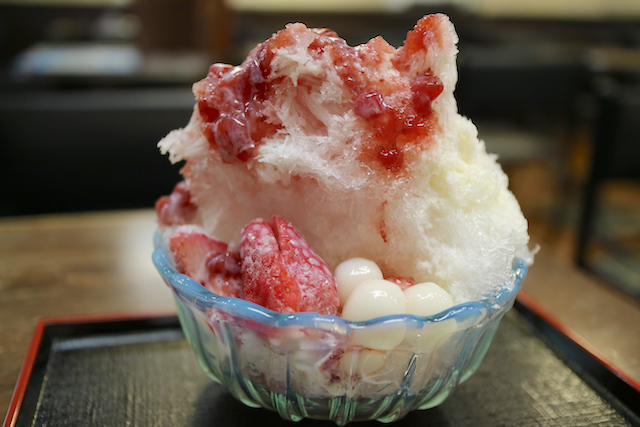 今日はイチゴのかき氷です