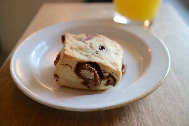 今日はチョコレートスコーンです