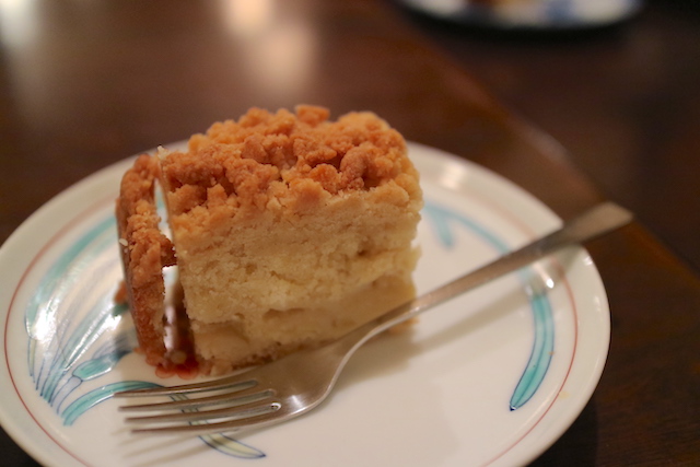 今日はアップルクランブルケーキです