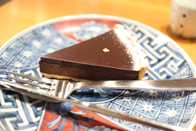 今日はチョコレートタルトです