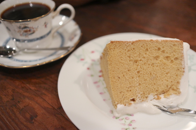 今日はメープルシフォンケーキです