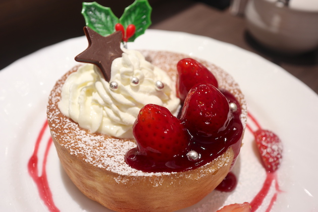 今日はクリスマススフレパンケーキです