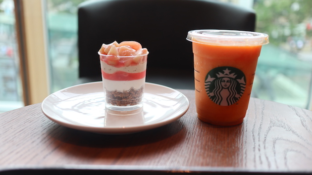 今日はピーチ&アールグレイケーキカップです