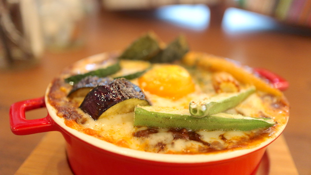 今日は彩り野菜の焼きチーズカレーです