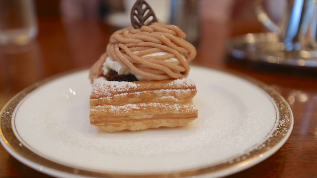 今日はマロンのパイです