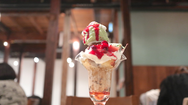 今日は冬のスパイシーベリーパフェです