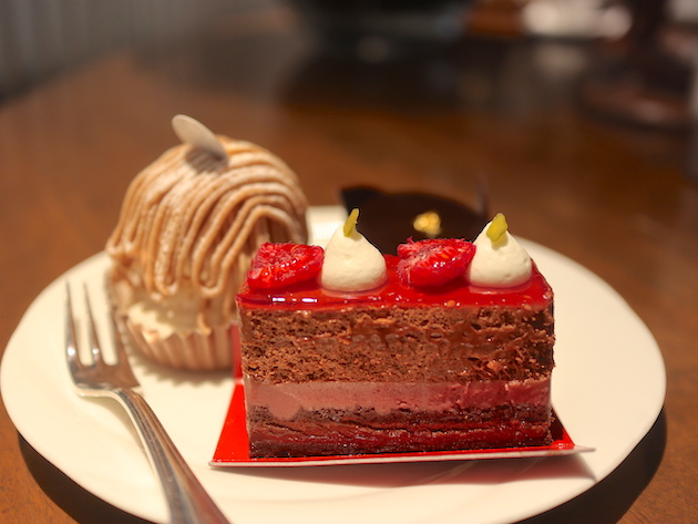 今日はケーキの盛り合わせです