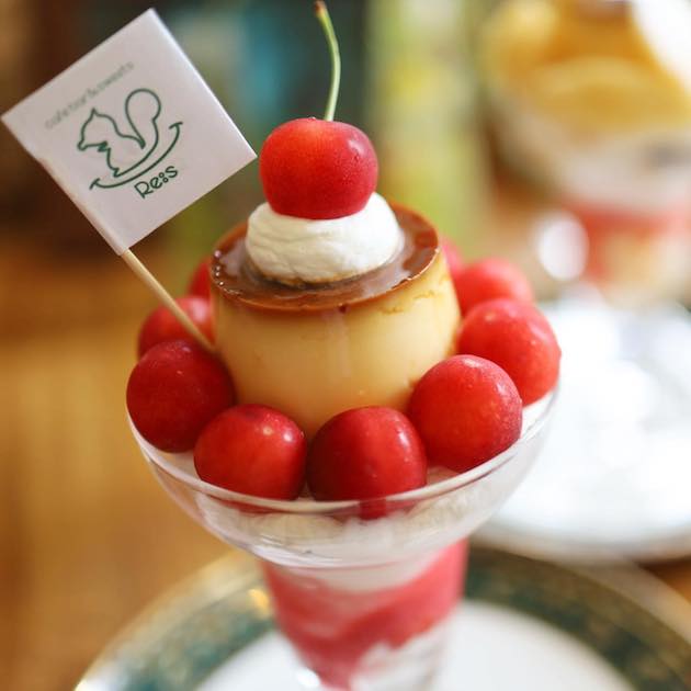 今日はさくらんぼプリンパフェです