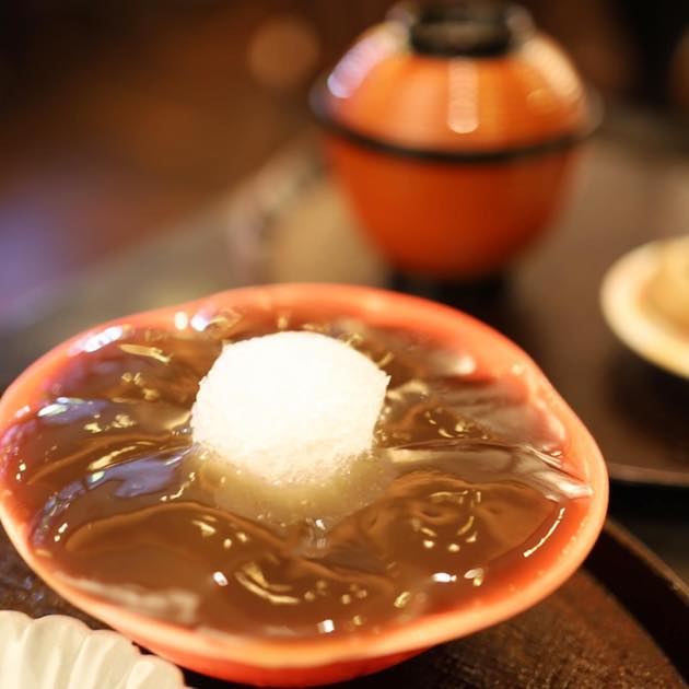 今日は生わらびもちです