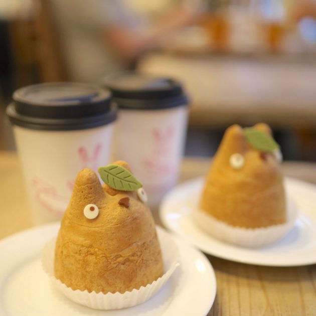 今日はトトロのシュークリームです