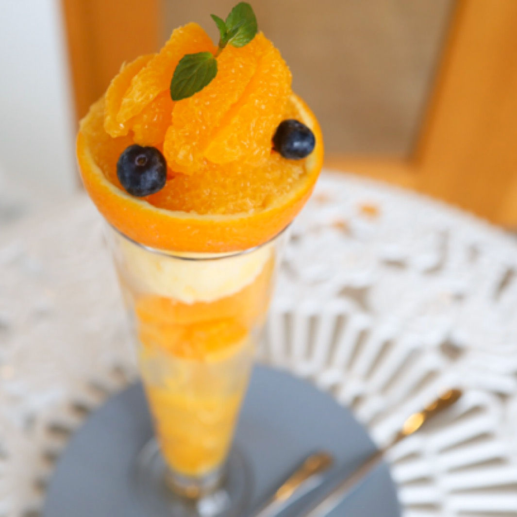 今日はオレンジパフェです