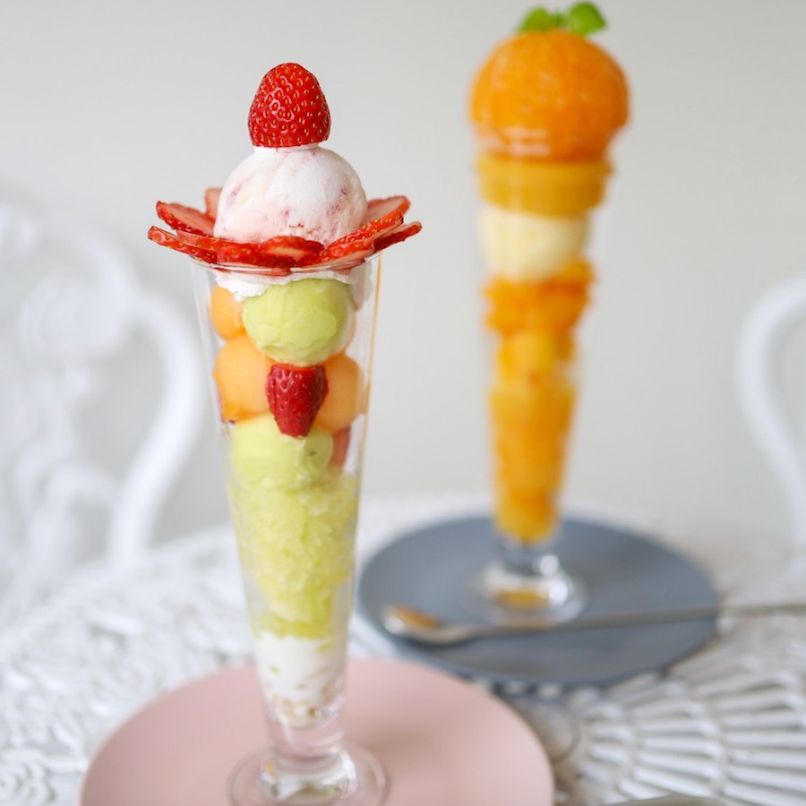 今日はいちごとオレンジキャンディメロンのミックスパフェです