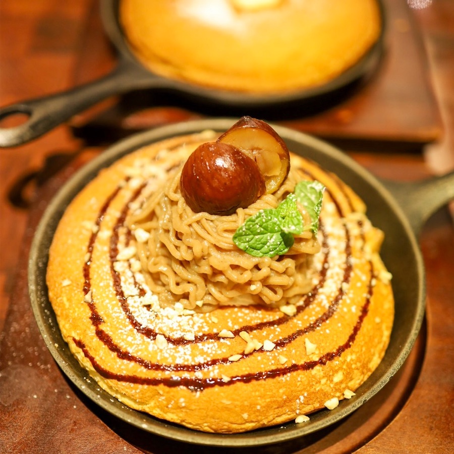 今日はモンブランパンケーキセットです