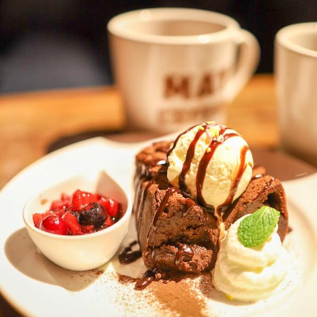 今日はガトーショコラとチーズケーキです