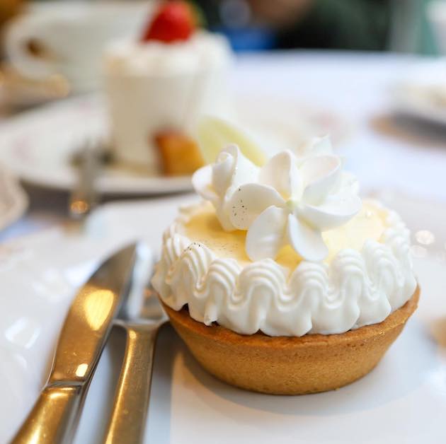 今日はレモンチーズタルトです
