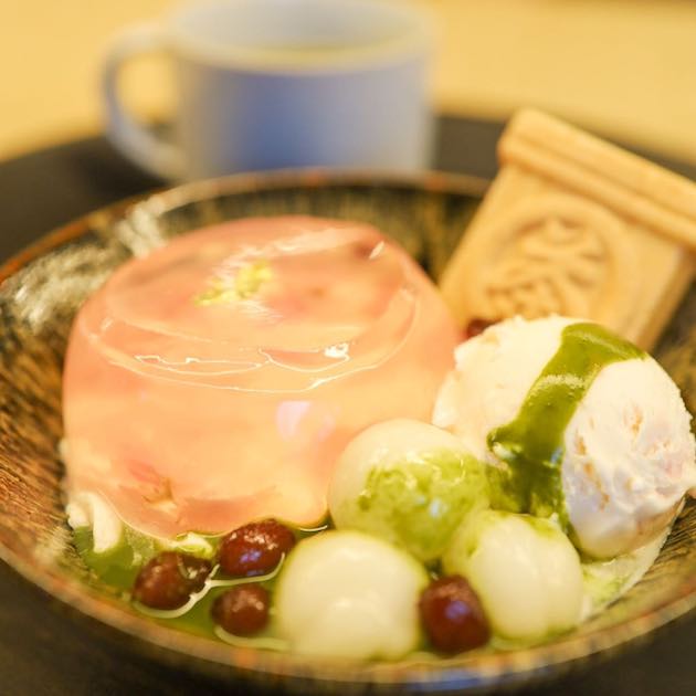 今日はカネ十あんみつ ～桜～です