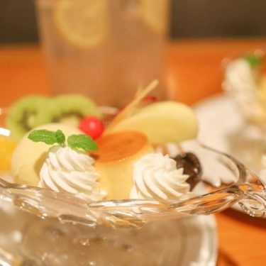 今日はプリンアラモードです