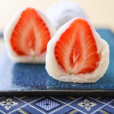 今日はいちご大福です