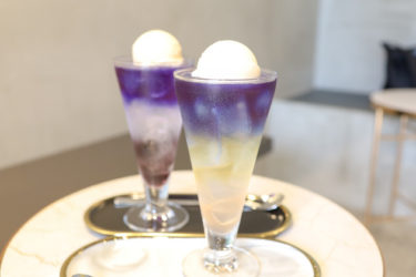 今日はクリーム白桃東方美人とバイオレットクリームソーダです