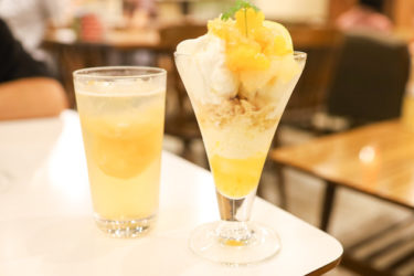 今日はシトラスフルーツパフェです