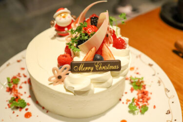 今日はクリスマスケーキです