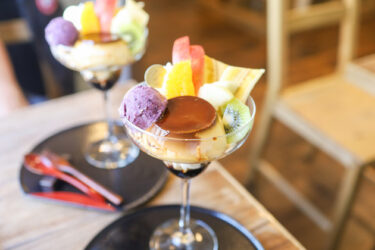 今日はプリンアラモードです
