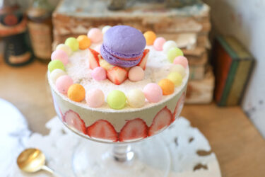 今日はピスタチオ好きに捧げるピスタチオ寄りな苺のフレジェです