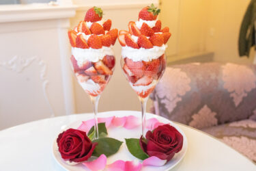 今日は苺のパフェです