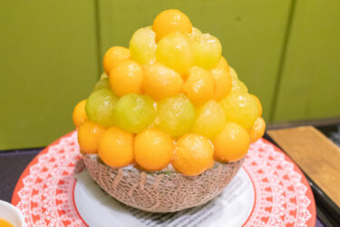 今日は赤・青メロンミックスかき氷です