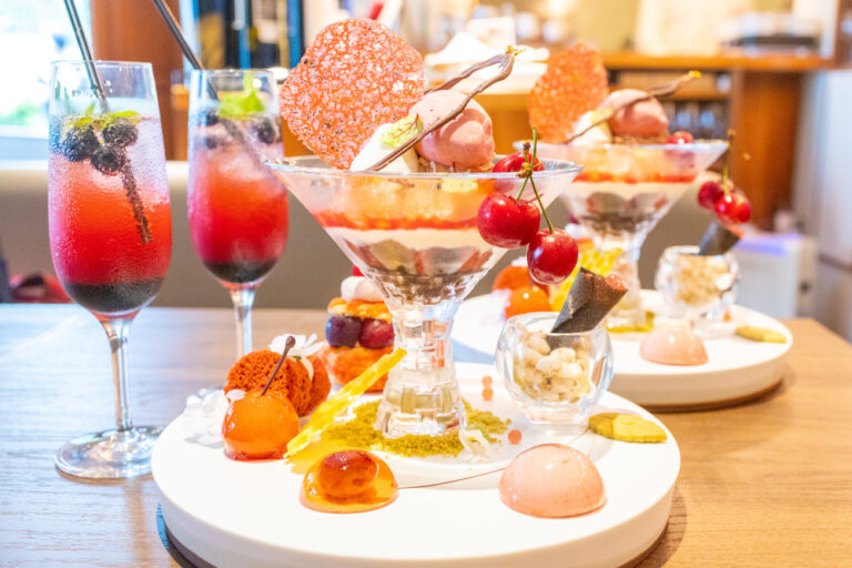 今日は大人のさくらんぼ パフェプレートです