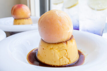 今日は桃とプリンです