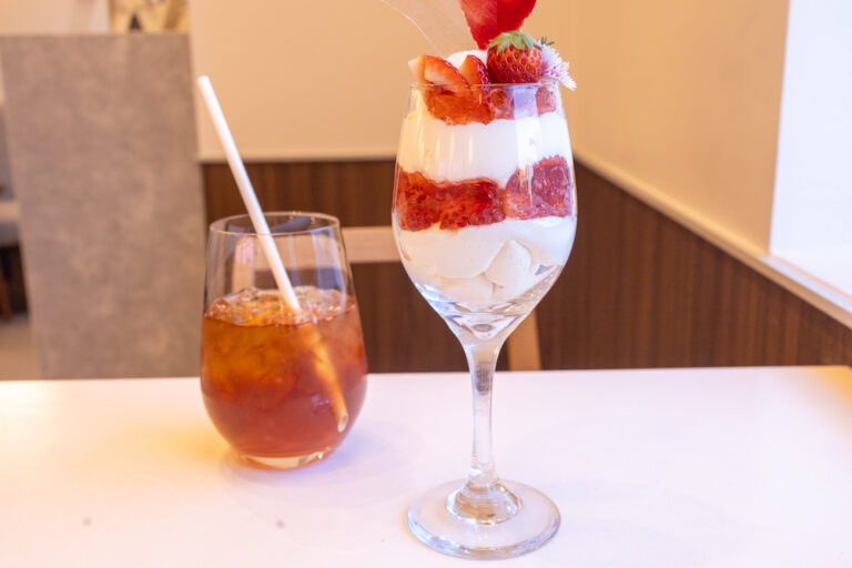 今日はストロベリーパルフェです