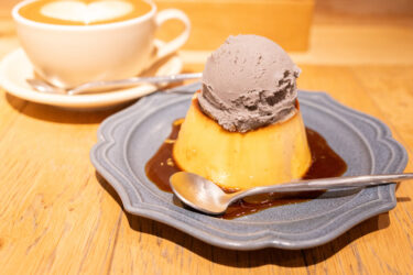 今日は黒ゴマアイスプリンです
