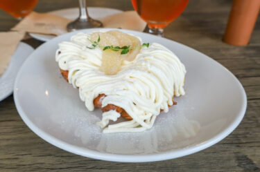 今日は白桃のフレンチトーストです