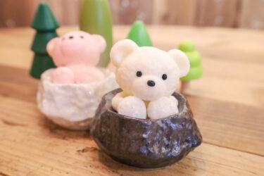 今日は湯けむりから生まれた赤ちゃんくま達の滑り台です