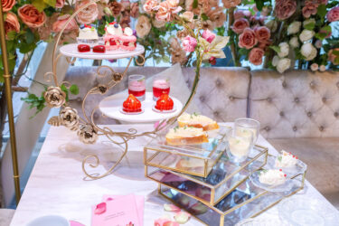 今日はアンティークローズアフタヌーンティーです